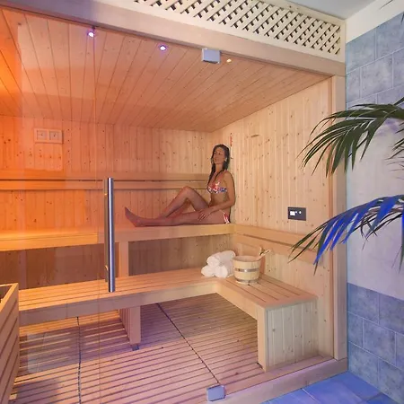 Hotel Eden Park 4*