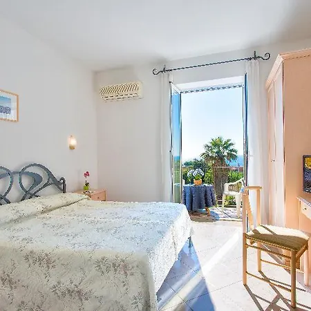 Hotel Eden Park 4*