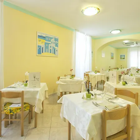 Hotel Eden Park 4*